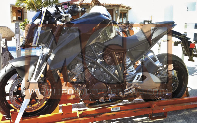 KTM SuperDuke 1290 �����̼� - 2012/02/04